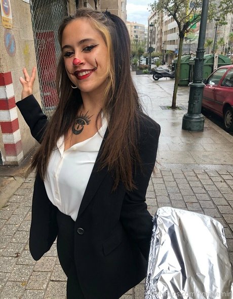 smileemin pretty pornstar galleries