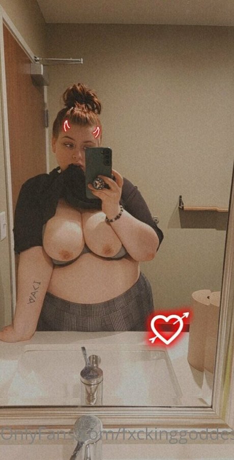 fxckinggoddes pornstar nude pics