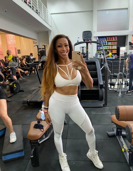 shemale 23cm model hd picture