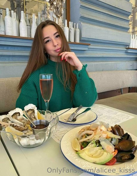 alicee kisss pornstar photo