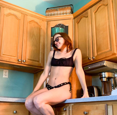 Madeline Brewer star nice images