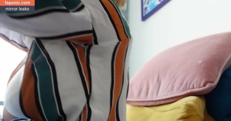 Hannah Witton nudes star photos