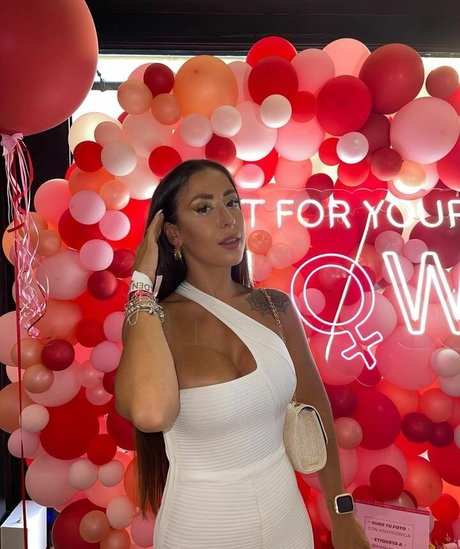 Sara Izquierdo pornographic model images