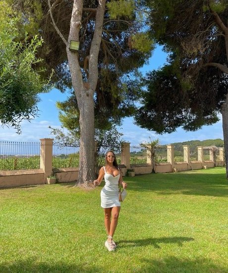 Sara Izquierdo star exclusive archive