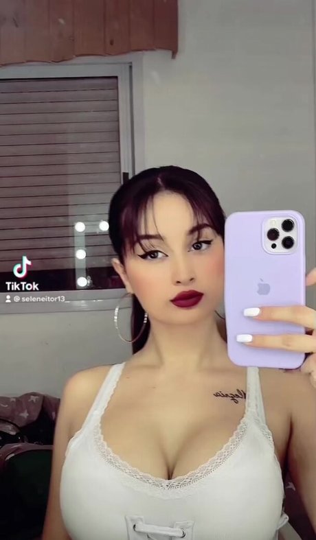 Seleneitor pornstar perfect pic