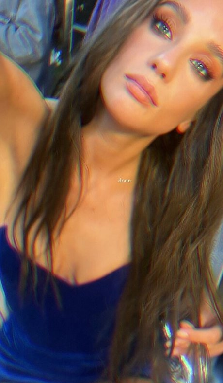 Maria Pedraza star art pics