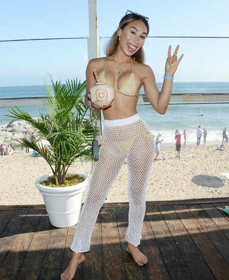 Eva Marisol Gutowski xxx model gallery