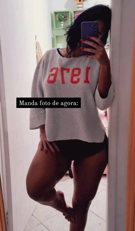 Juju Bellini hd pornstar photos