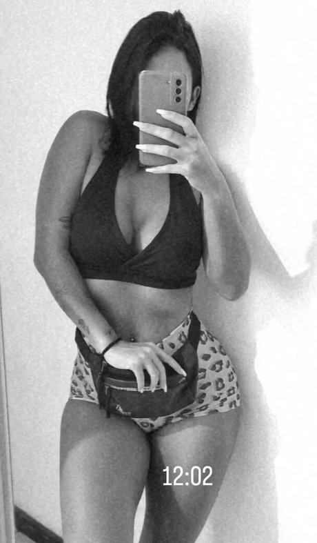 Juju Bellini nude actress archive