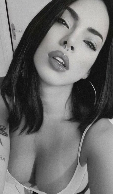 Juju Bellini high quality actress photos