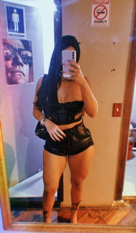 Juju Bellini erotic model pictures