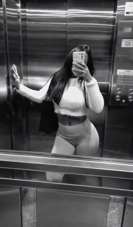 Juju Bellini top star photos