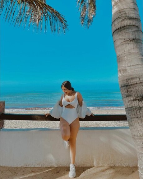 Frida Najera hot model img