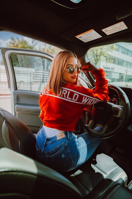 Frida Najera erotic pornstar pic