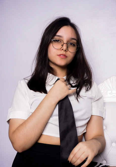 Hellen Duarte naked pornstar photos