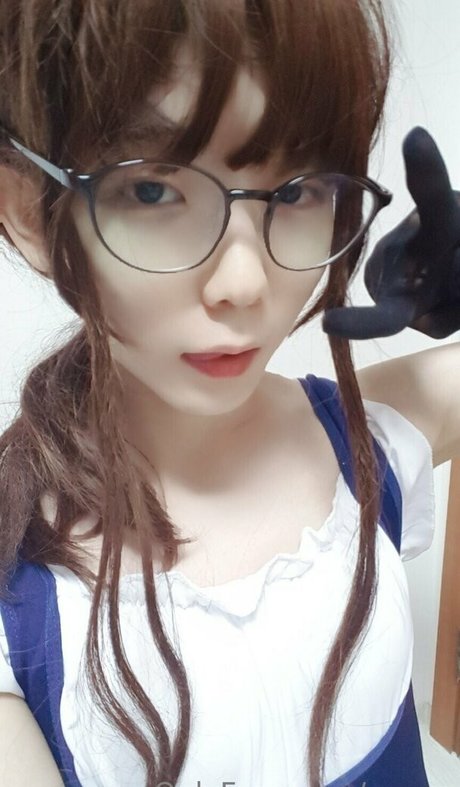 ywzzz model free photos