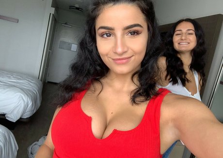 NuFo high quality model photo