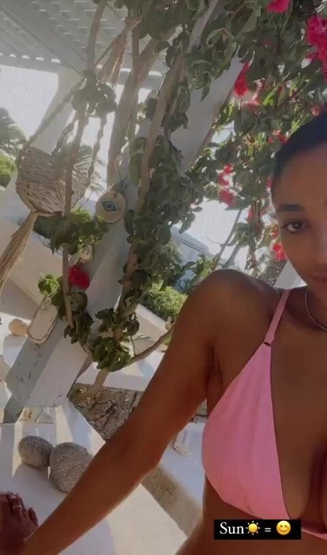 Shirin Olivia star photos