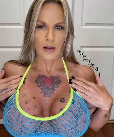 Juicy Juggs star naked galleries