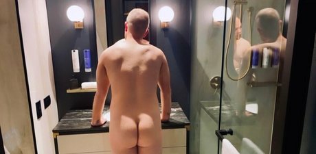 showerboyau naked model pics