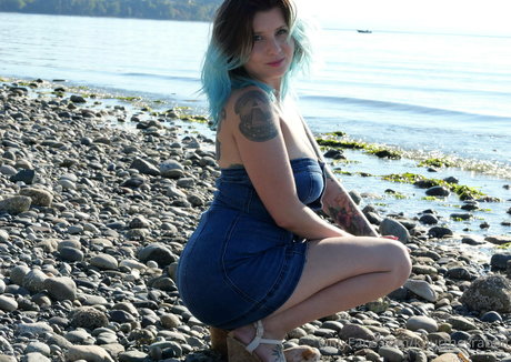 kourtneyrabbit nude model photos