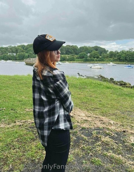 sonyasolanski beautiful actress pictures