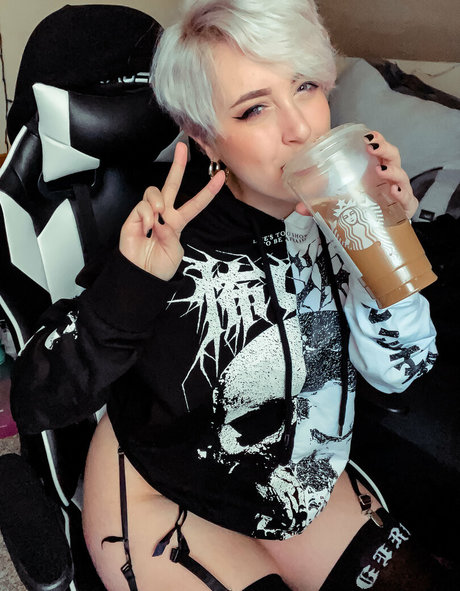 yoemilyreyfree naked actress image