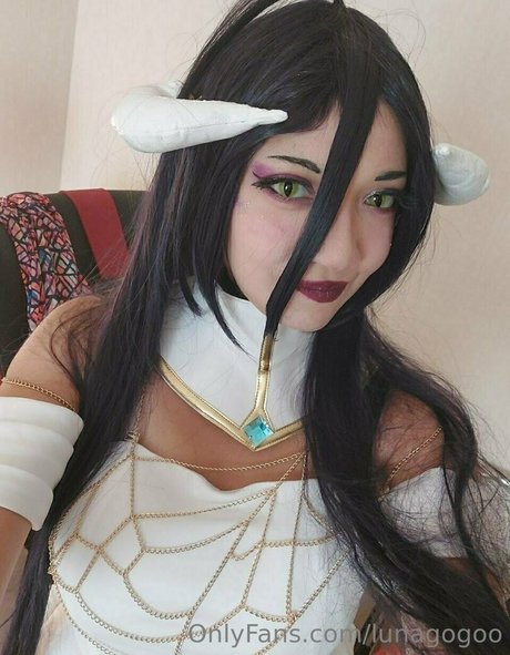 lunagogoo model top pic