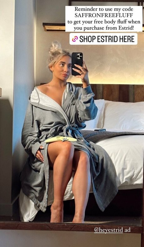 Saffron Barker pornographic actress pictures