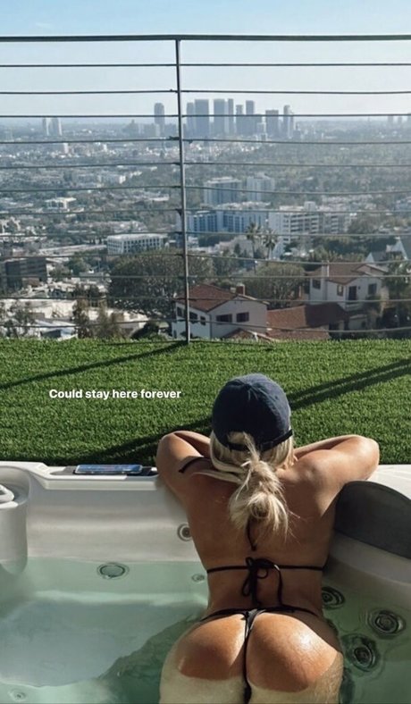 Saffron Barker perfect pornstar gallery