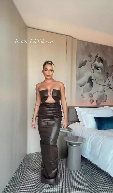 Saffron Barker actress pics