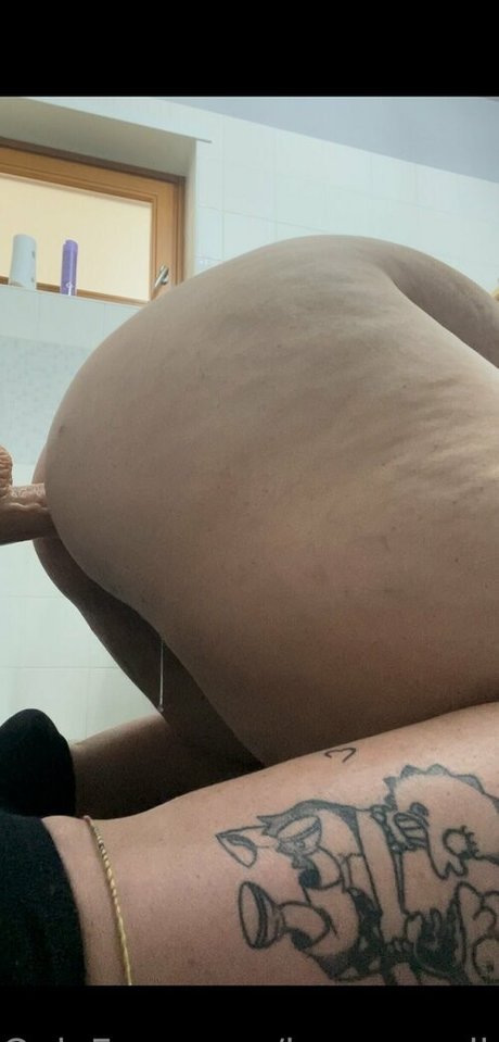 heresaredhead model high quality gallery