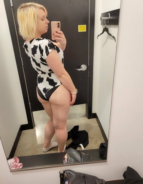 piggynukka naked actress images