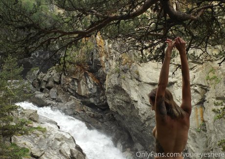 youreyeshere naked star img