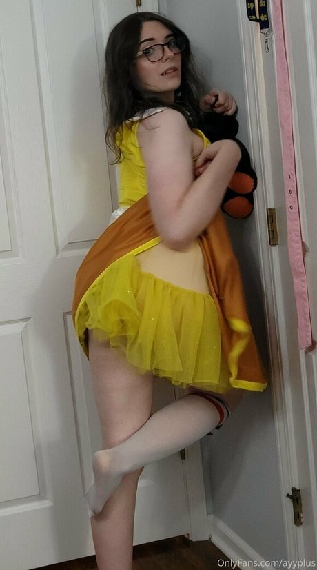 ayyplus model erotic picture