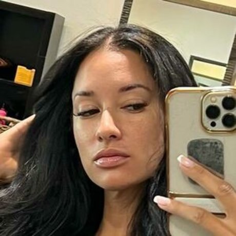 Nikki Blades model high quality photo