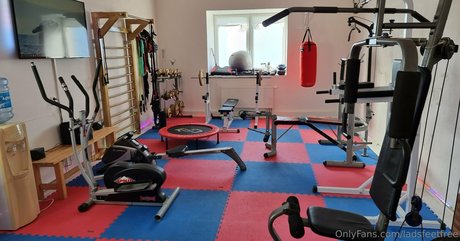 ladsfeetfree nude model galleries