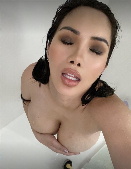 Xena Kai high quality actress photos