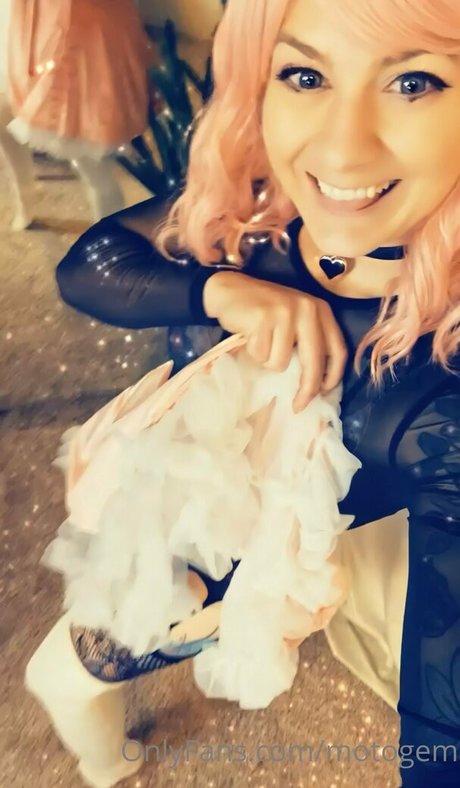 brunette milf onlyfans best pic