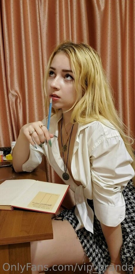 Vip branda model nice pics