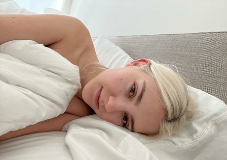 evaelfiefree model adult image