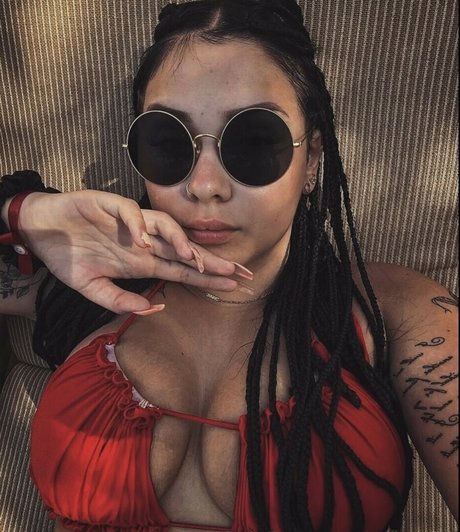 ikdiablita model porn pics