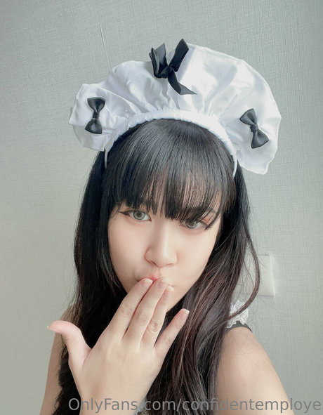 confidentemploye naked model archive