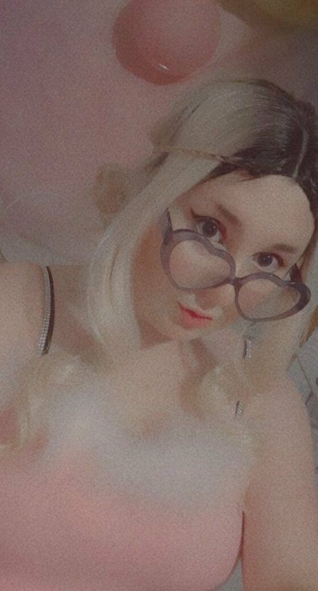 kitsucerise star naked image