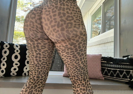 EmilyLynne nude model image