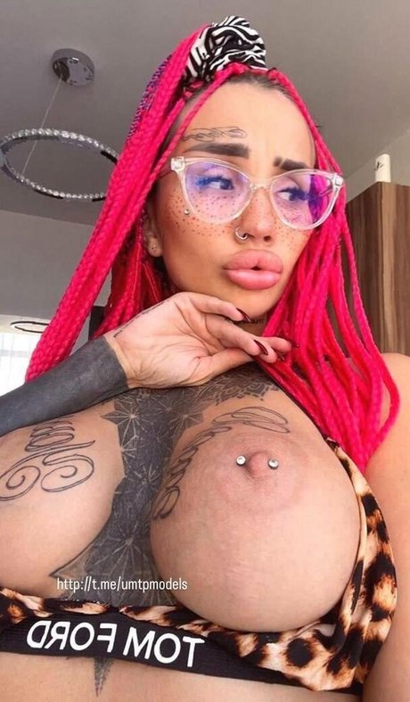 tvoyamilfa_ sexy actress pic