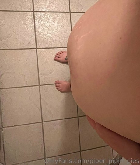 piper pipin pies model naked image