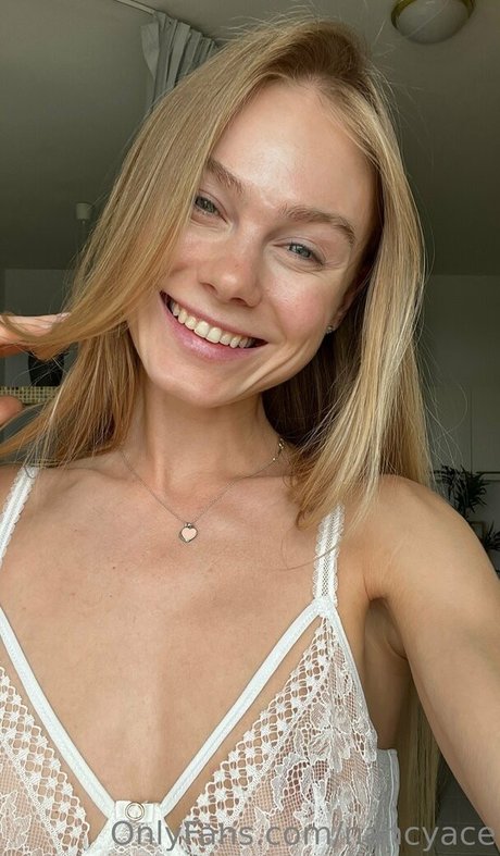 NancyAce sexy actress pics