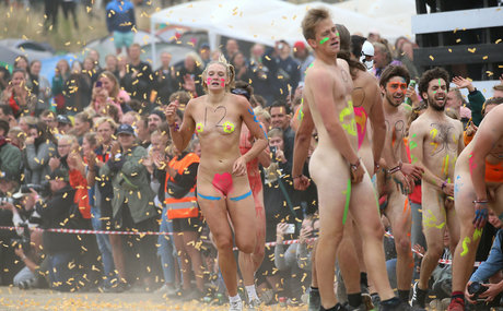 Lily Lowe pretty star archive