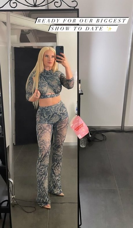 Grace Chatto model hd pictures